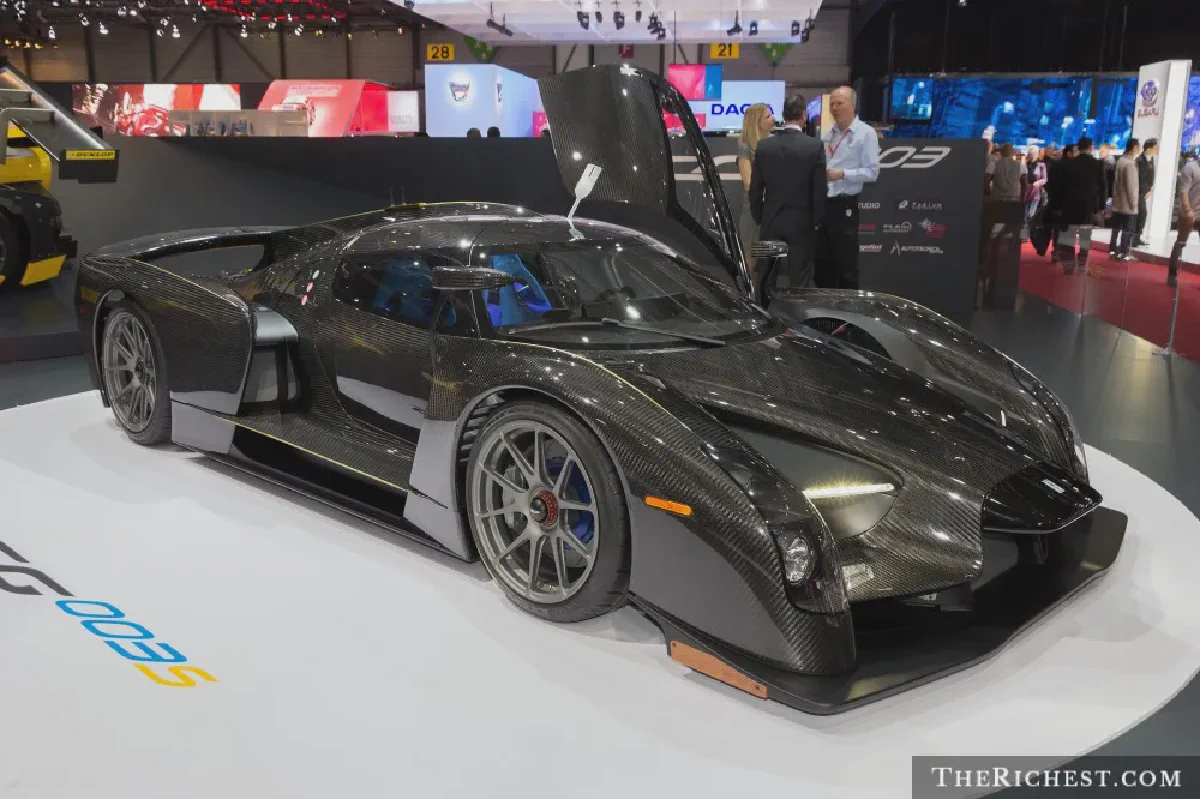 Изображение суперкара SCG 003